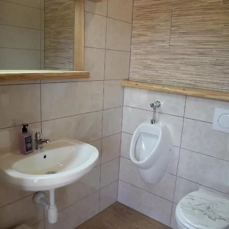 Bee House Maya Gostinjska kuća Rob