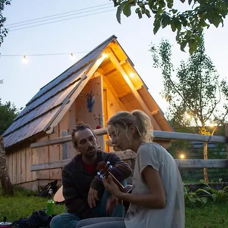 Bee House Maya * Rob