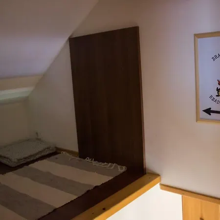 Bee House Maya Gostinjska kuća *